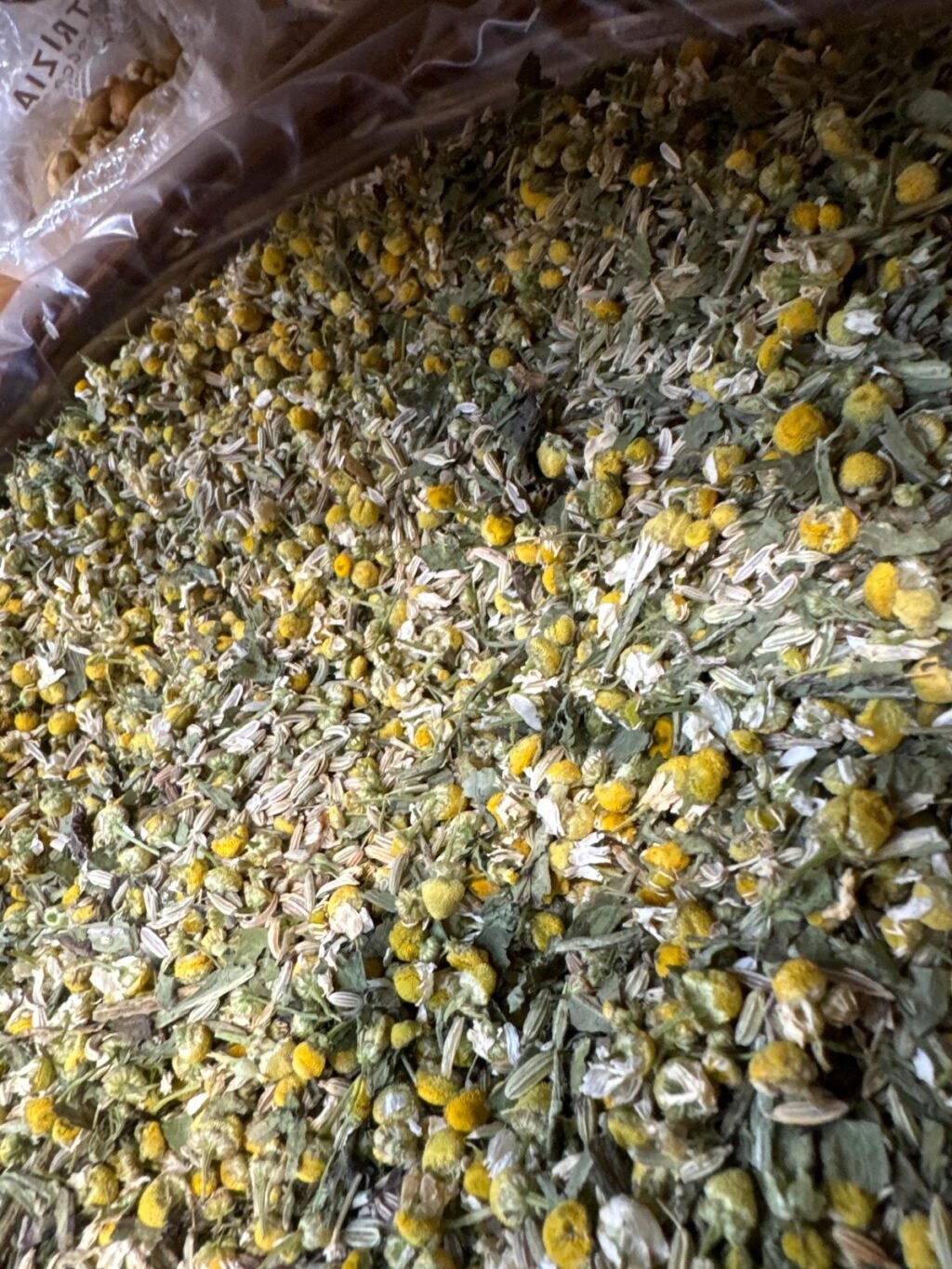 Infuso Digestivo Naturale alla Camomilla, Finocchio, Anice, Melissa, Menta