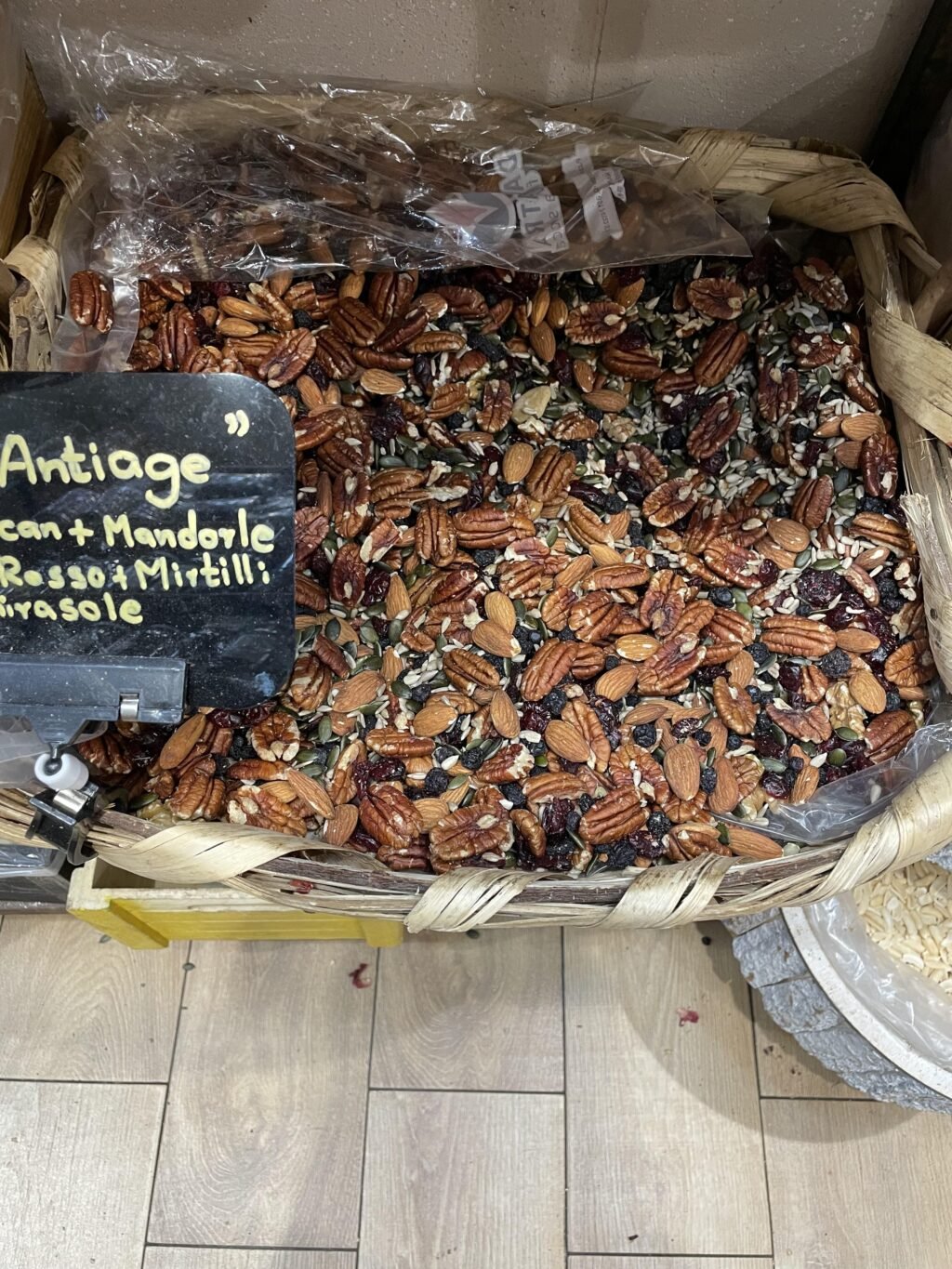 Mix Antiage (noci pecan, mandorle, mirtilli rossi, mirtilli neri, semi di girasole) 100 gr